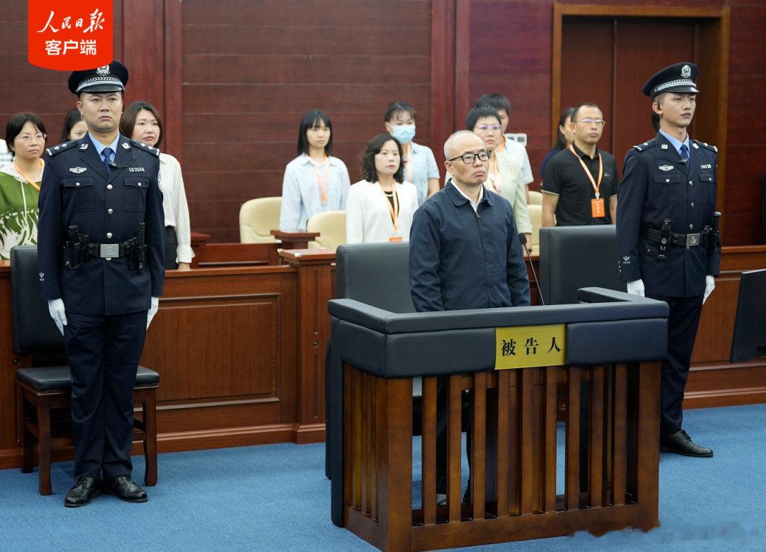 【受贿1.34亿余元，彭国甫一审被判死缓】2025年5月27日，海南省第一中级人