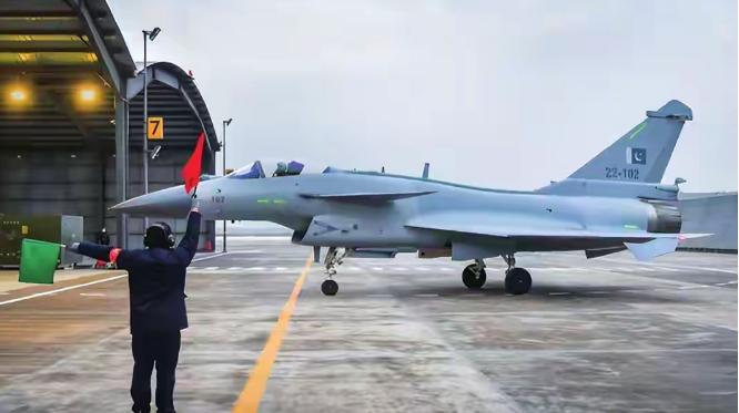 巴基斯坦再一次与中国达成大合作！120亿美元国防大单已然正式签订，而随着这一次巴