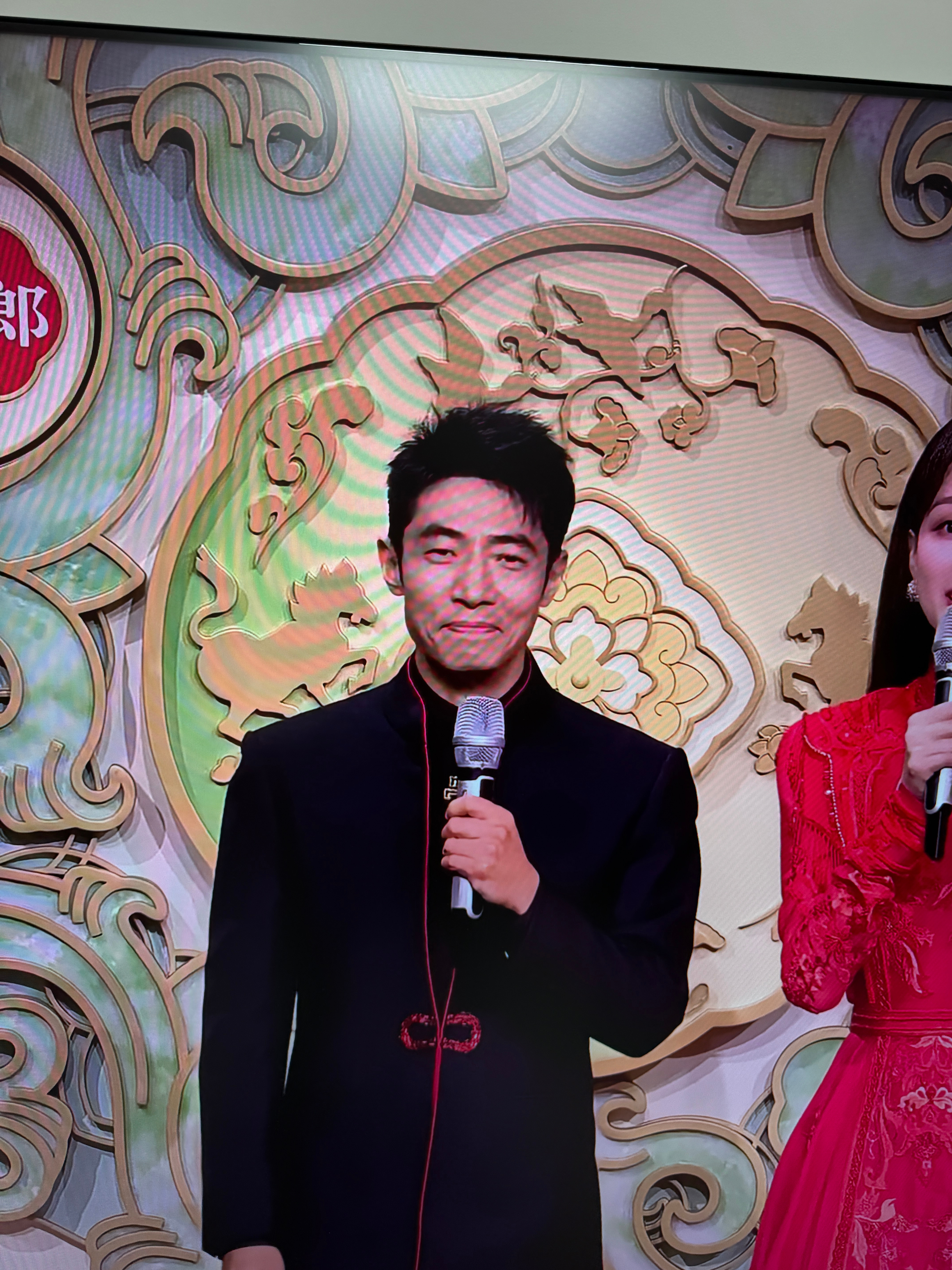 春晚 小撒这眉毛还是画的一如既往的浓密