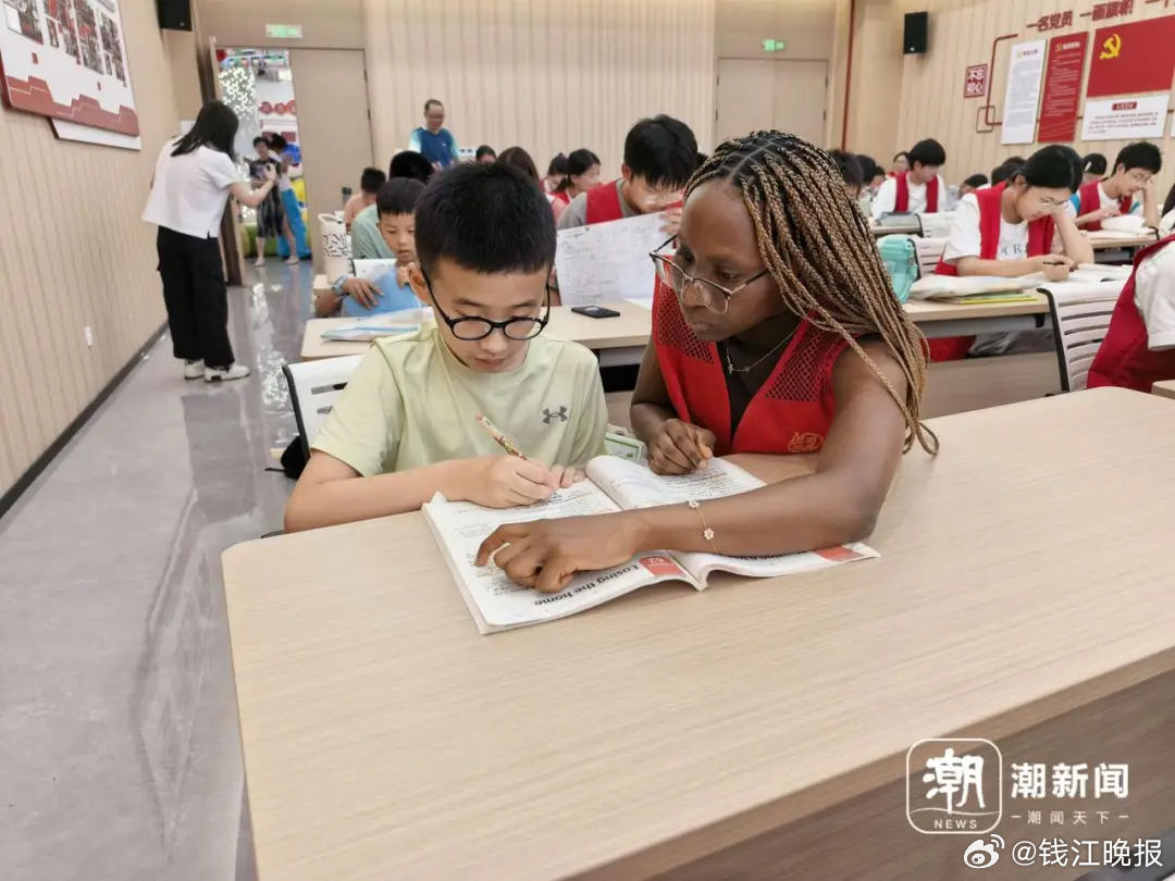 #杭二中学霸在夏令营当导师#“现在的作业，很多家长辅导不了。我们就在想，能不能帮