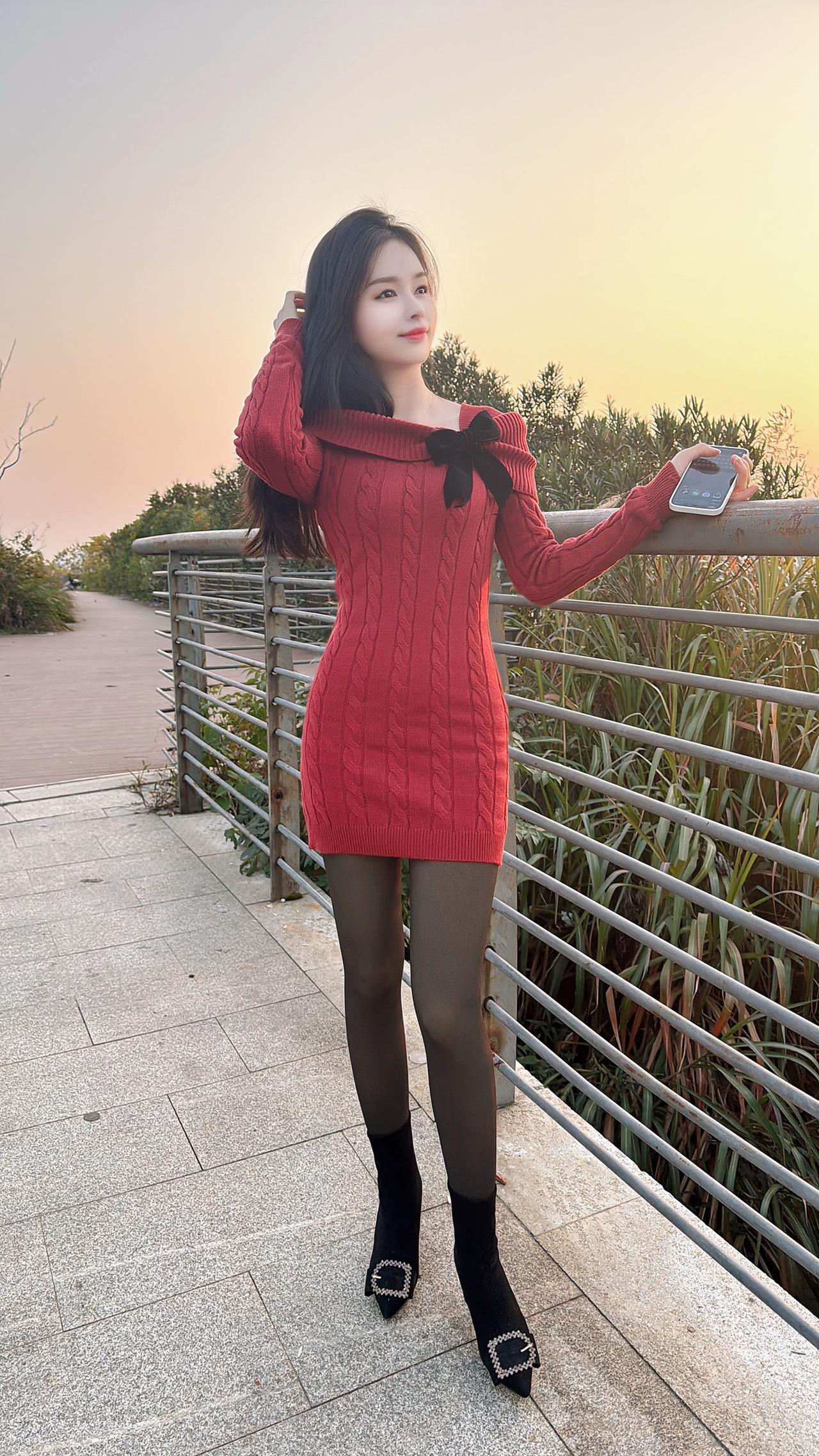 余秀华说过：“阳光好的时候，会感觉还可以活很久，甚至可以活出喜悦。人心大概需要被