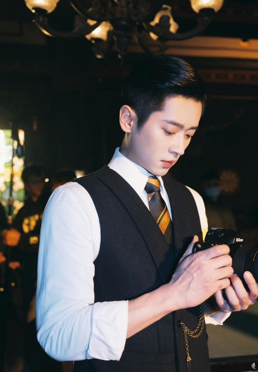 丞磊沈羽洁许你星河千里开机丞磊演什么看什么现在已经每天都在期待莫离和玉簟秋的播出