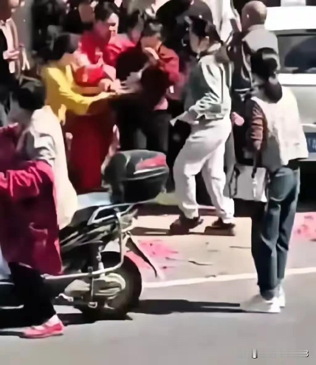 河南信阳188000彩礼后续。在国庆期间，河南信阳一女子出嫁，因为哥哥嫂子再加1