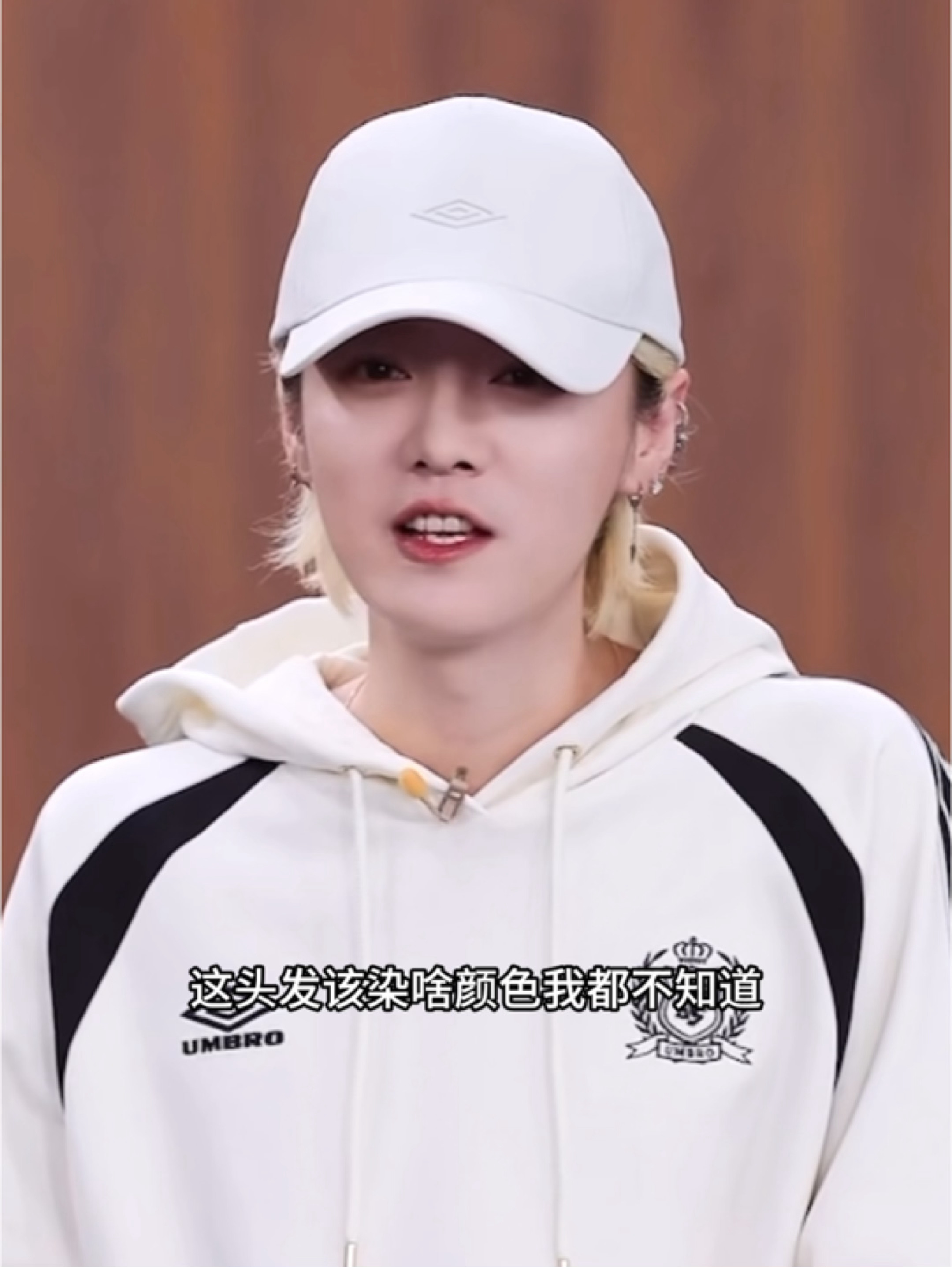 们鹿哥在染发赛道上无人能及了[好喜欢]谈到gapday已经不知道该染什么发色了[