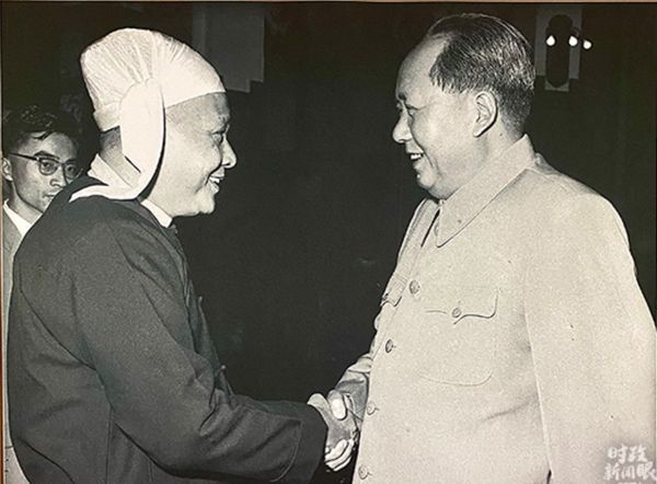 历史上的今日  1954年12 月 4 日 晚上，和刘少奇、朱德、周恩来出席緬甸