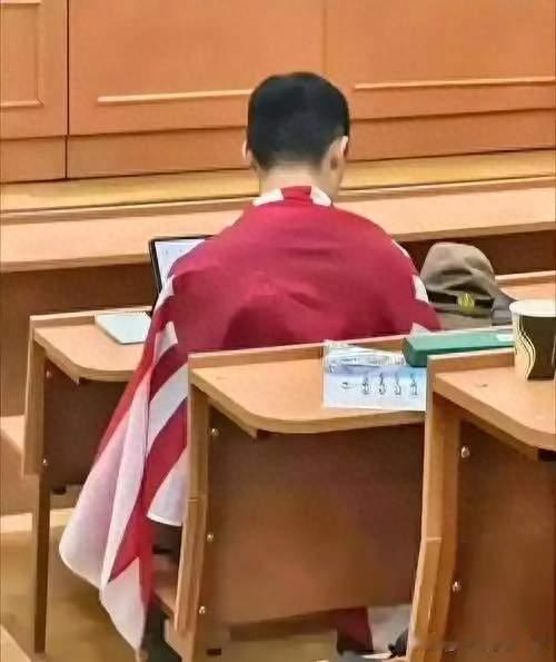 南京陈宇昕旭日旗事件，更应该警惕日本军国主义高涨