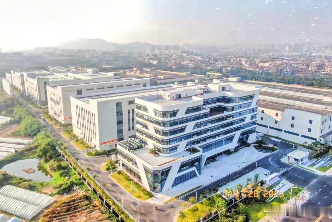 晋江市除了传统产业外！现在大力发展高科技产业，而且成绩斐然！
目前，晋江共有70