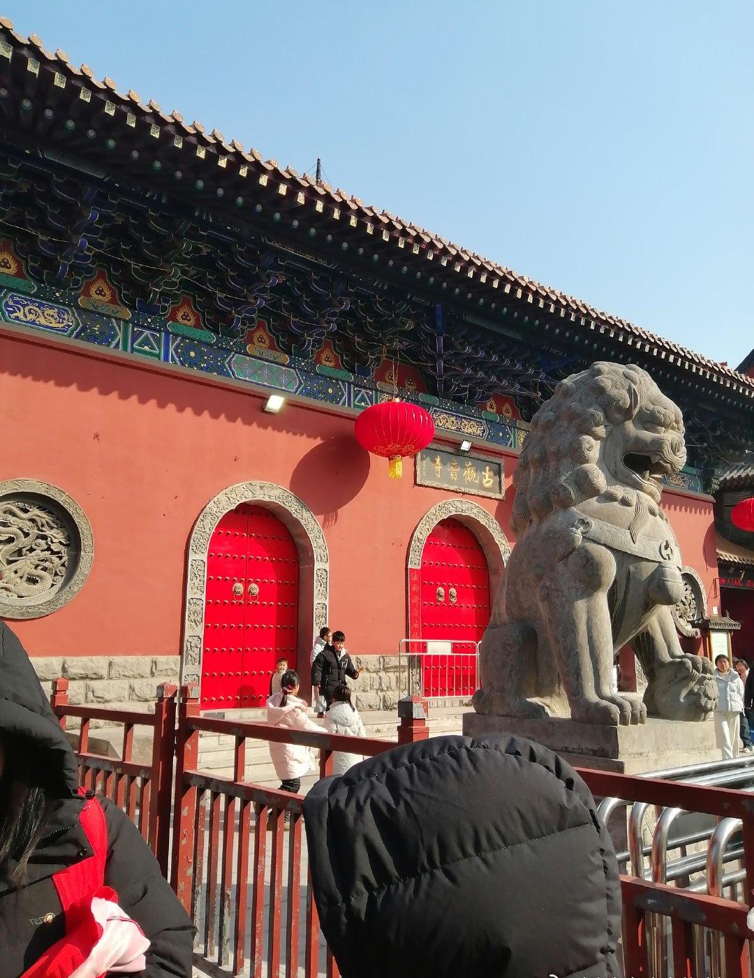 大年初一，开封白衣阁，消防车🚒待命。向辛苦守护者致敬！ ​​​