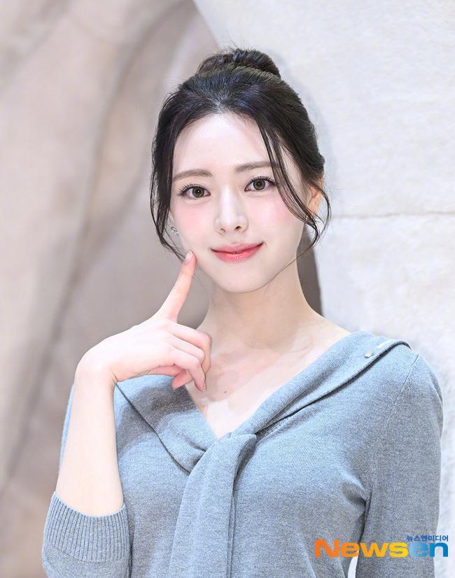 将出演tvN新剧 ，合作。申有娜饰演顶级女演员一角。该剧改编自网漫《我的偶像总裁