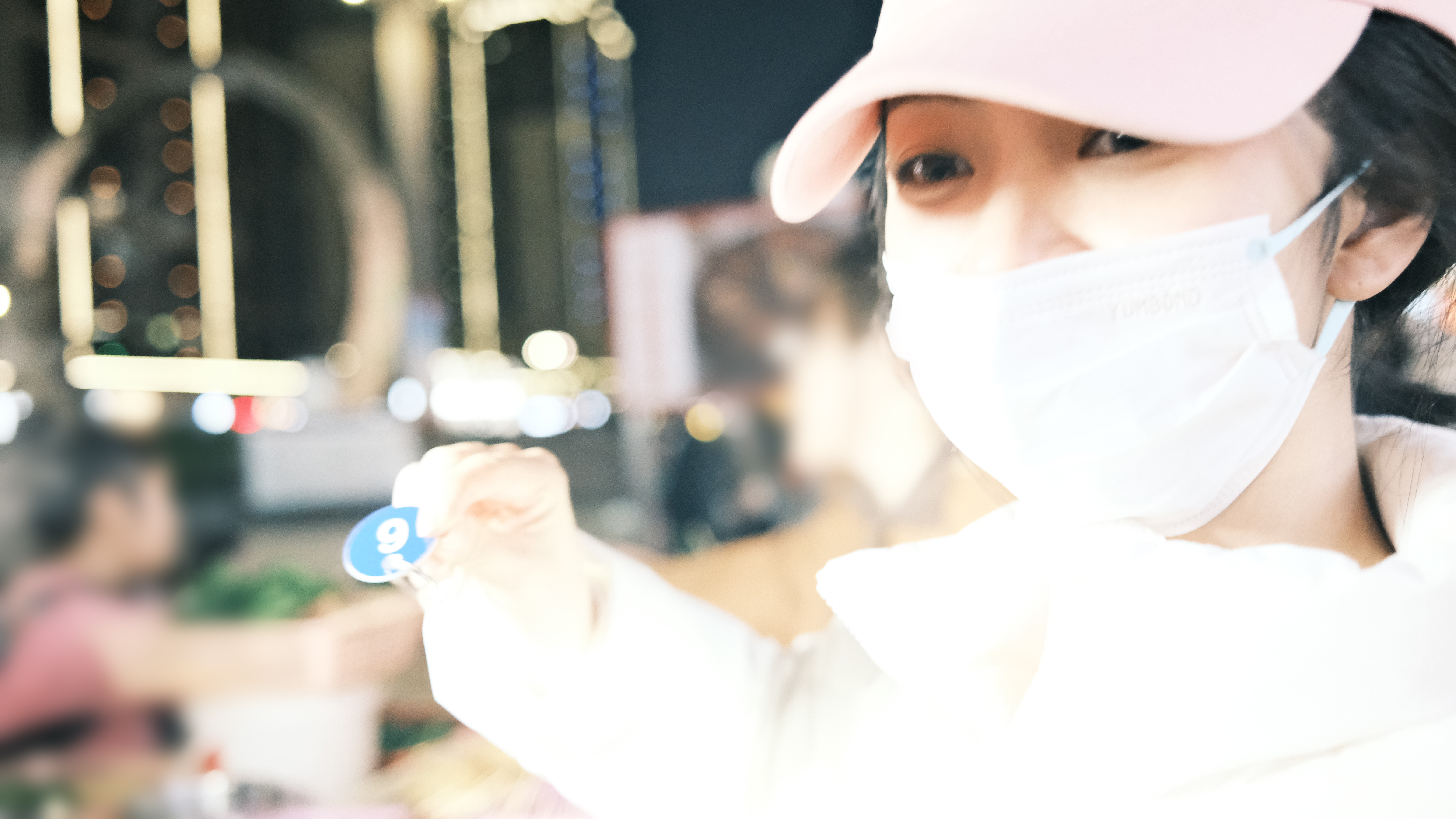 #谭松韵[超话]# 🍢#两小姐‘s Postcard#出门走走，开始遛弯儿～今