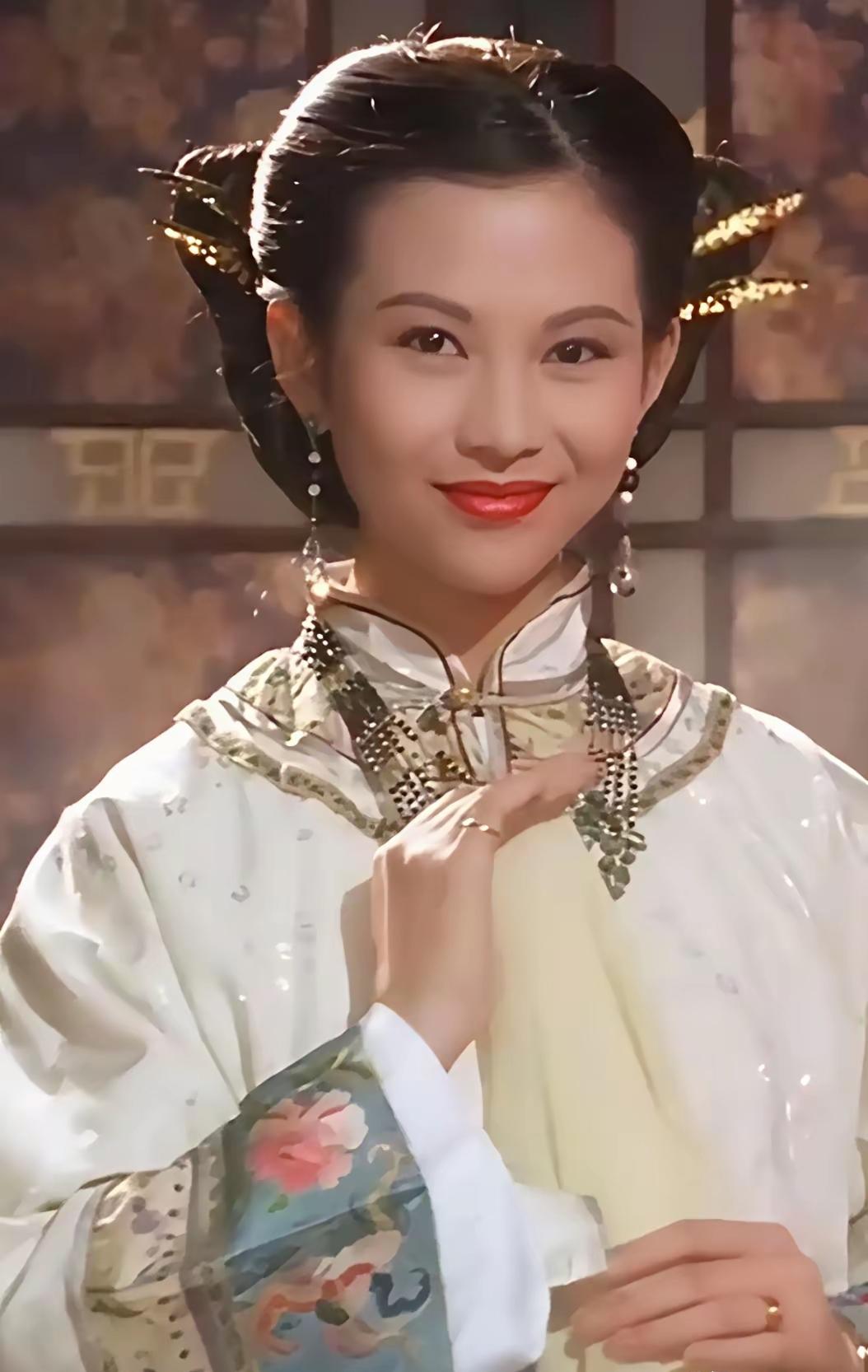 蔡少芬，关之琳，李嘉欣，张曼玉这些美女，都有一个共同的特点，不只是漂亮，主要灵动