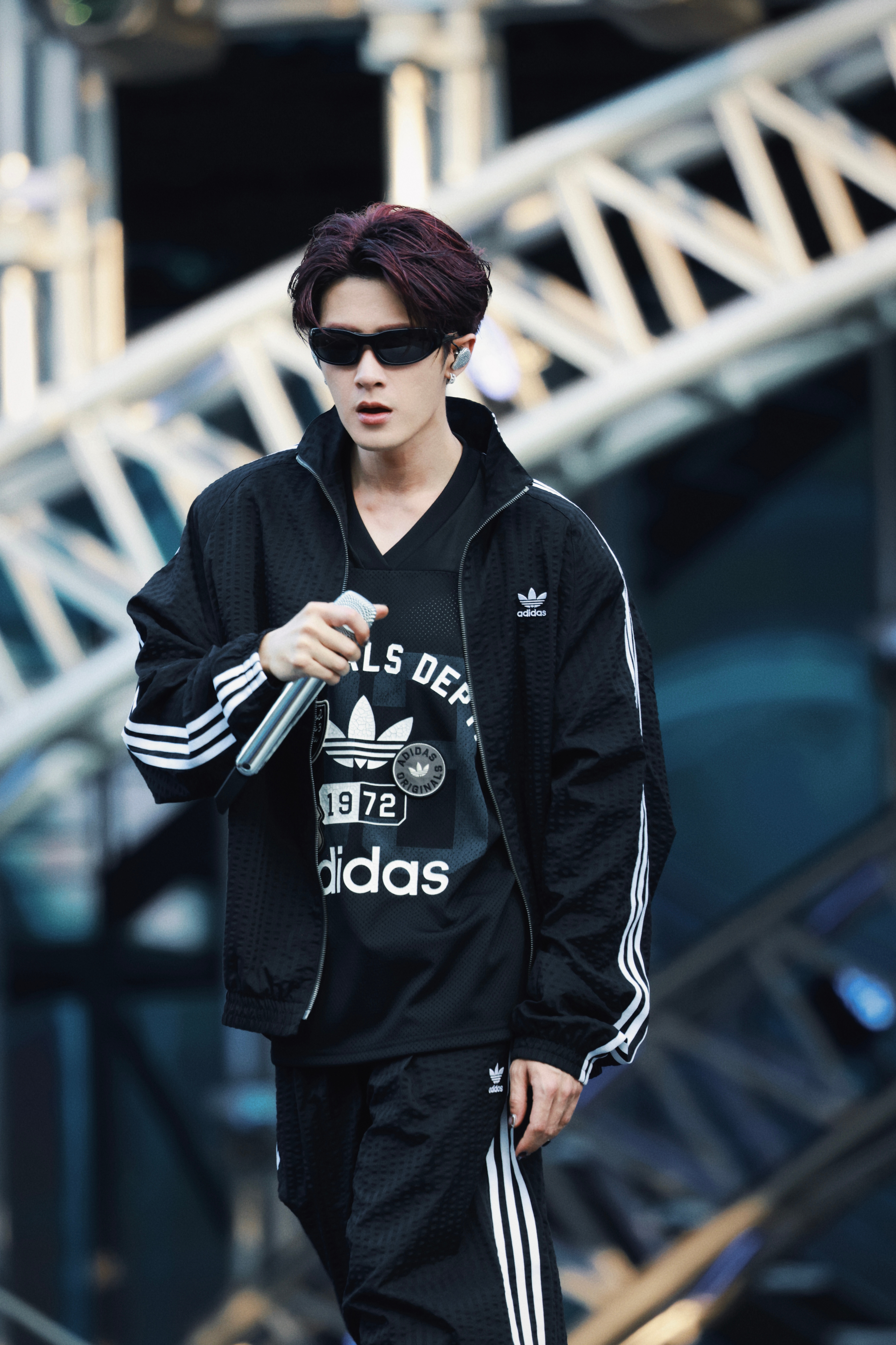 握草，我家阿迪男 