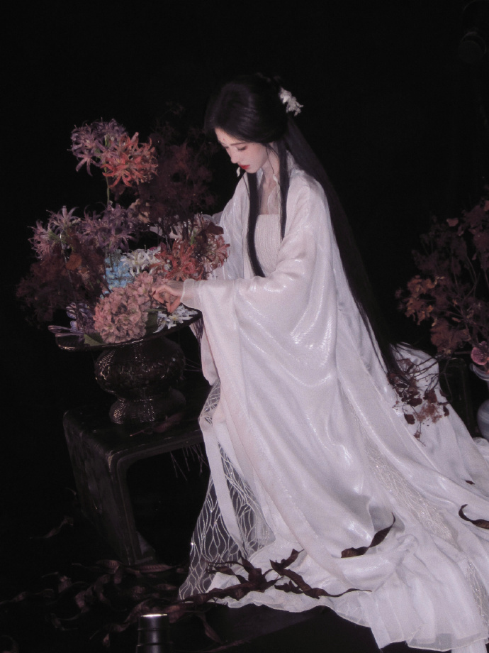 露芜衣 让人美到失神