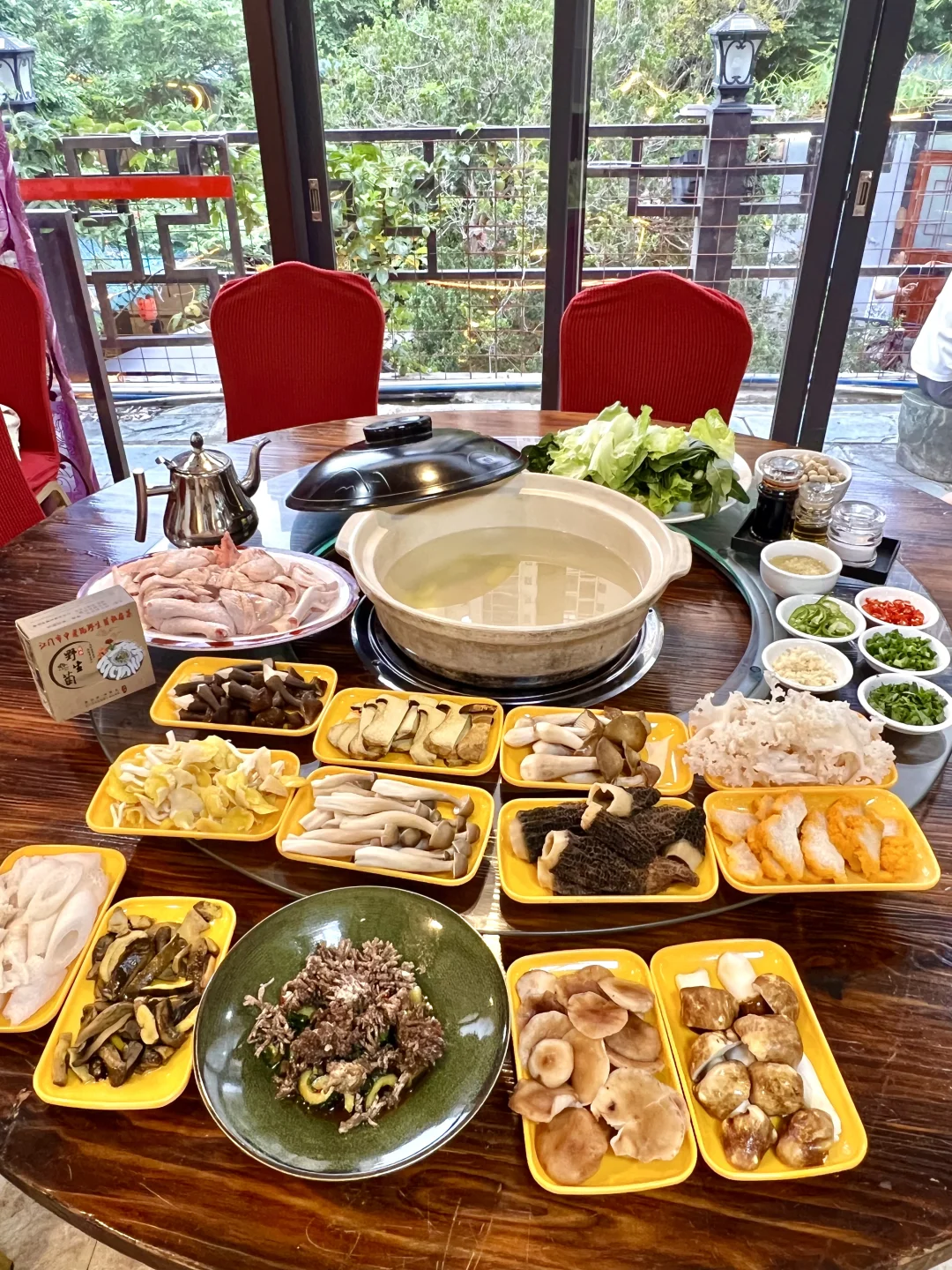 藏在园林里的野生菌火锅真的太鲜！！