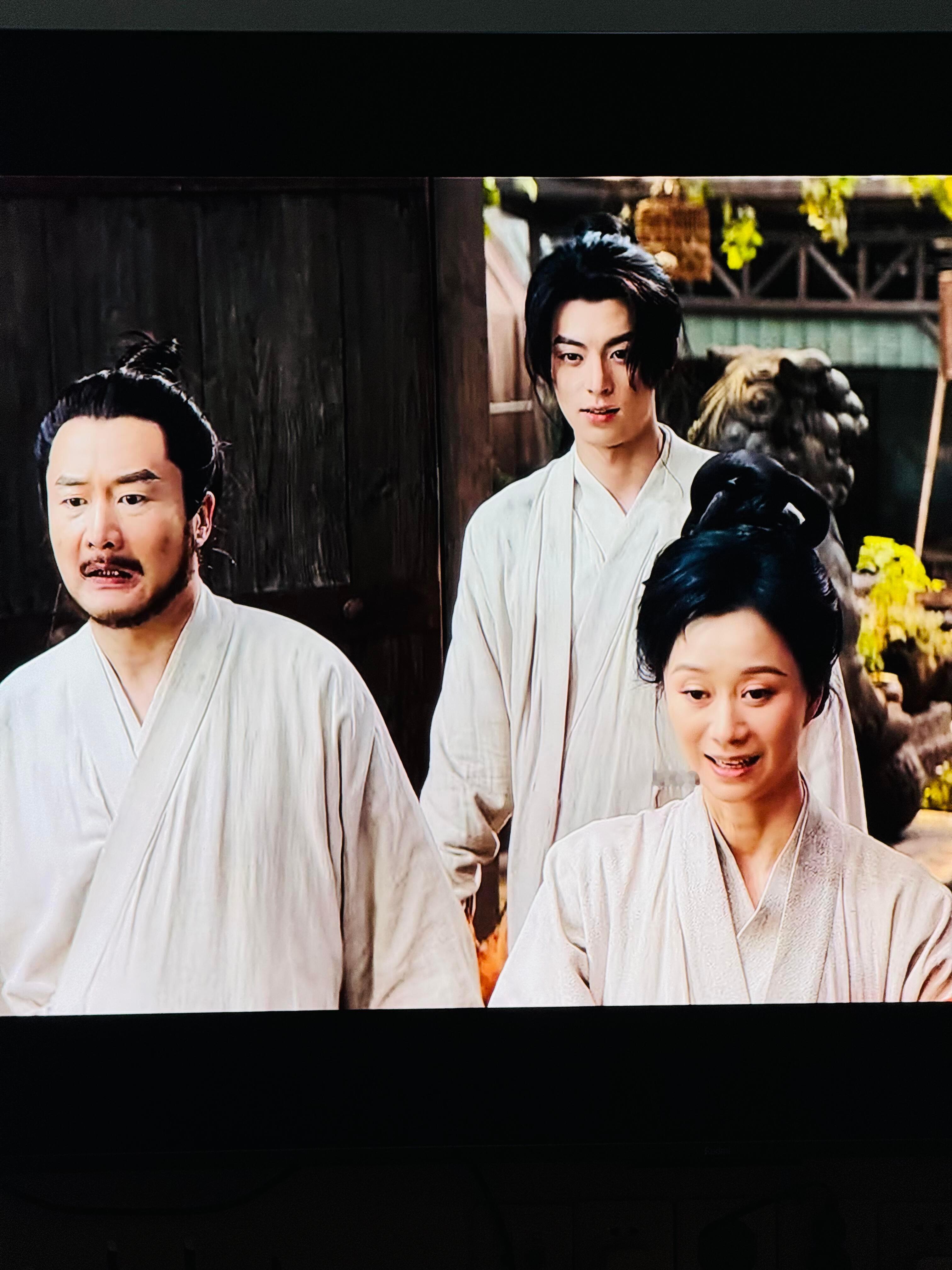 大奉打更人，感觉会扑个大的看了一点，感觉好尬啊，现在流行这种剧吗？ 