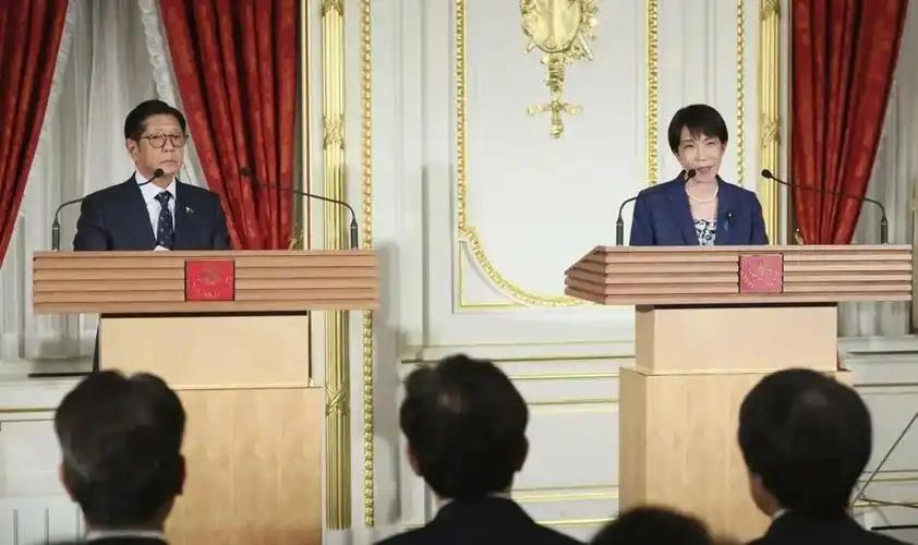 日菲刚签联合声明，中国海警就把态度亮明了。

麻烦看官老爷们右上角点击一下“关注
