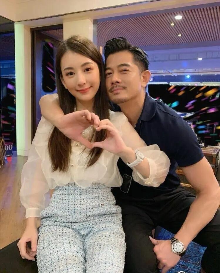 郭富城与熊黛林曾同居8年，分手后转身娶了小23岁的方媛。 