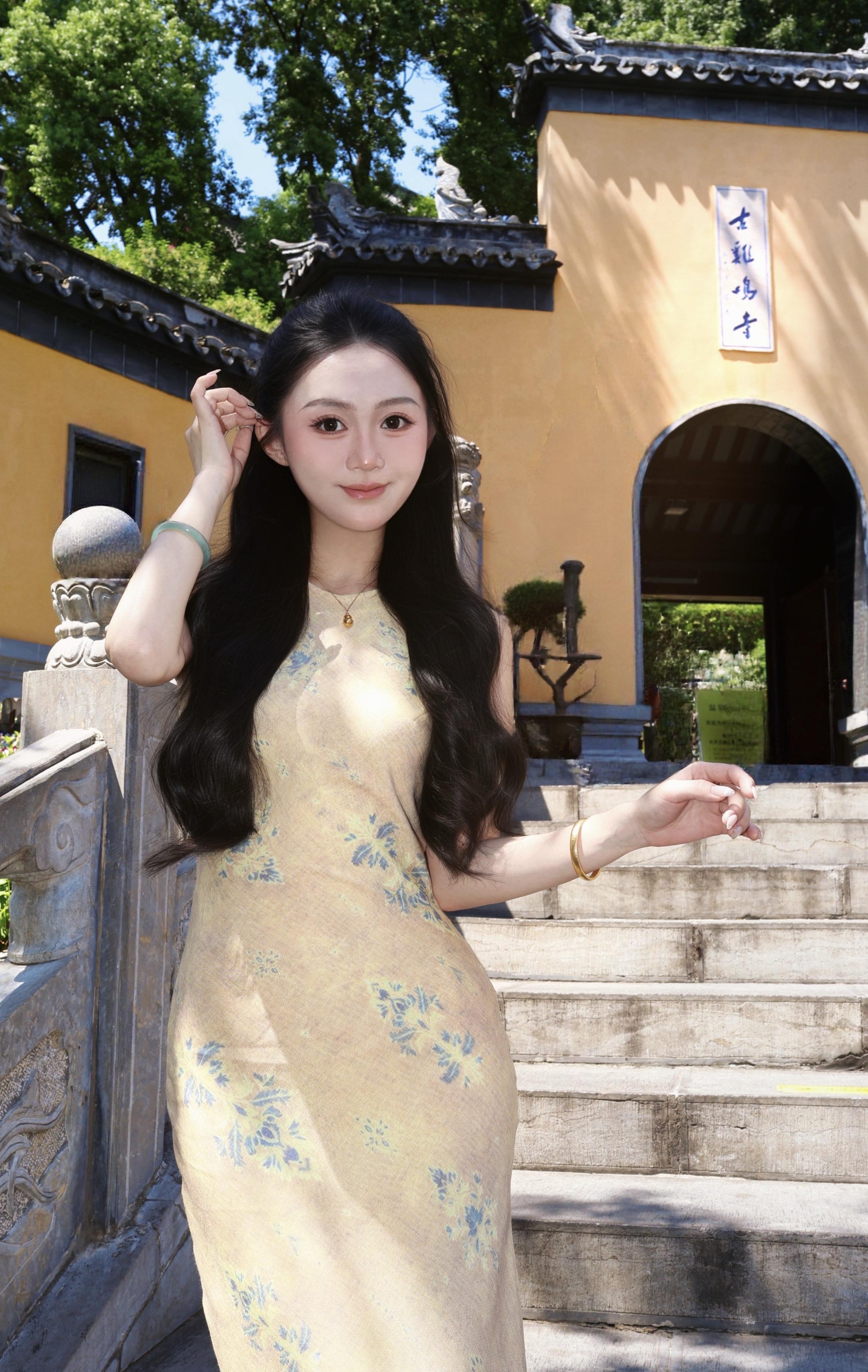 📍𝑵𝒂𝒏𝑱𝒊𝒏古鸡鸣寺 “三柱清香，拜四方佛，所愿皆所得”