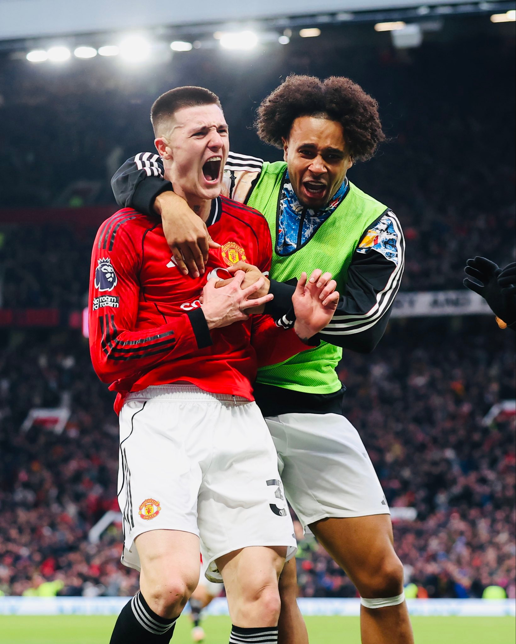 换了发型的谢什科就是不一样曼联3比2富勒姆