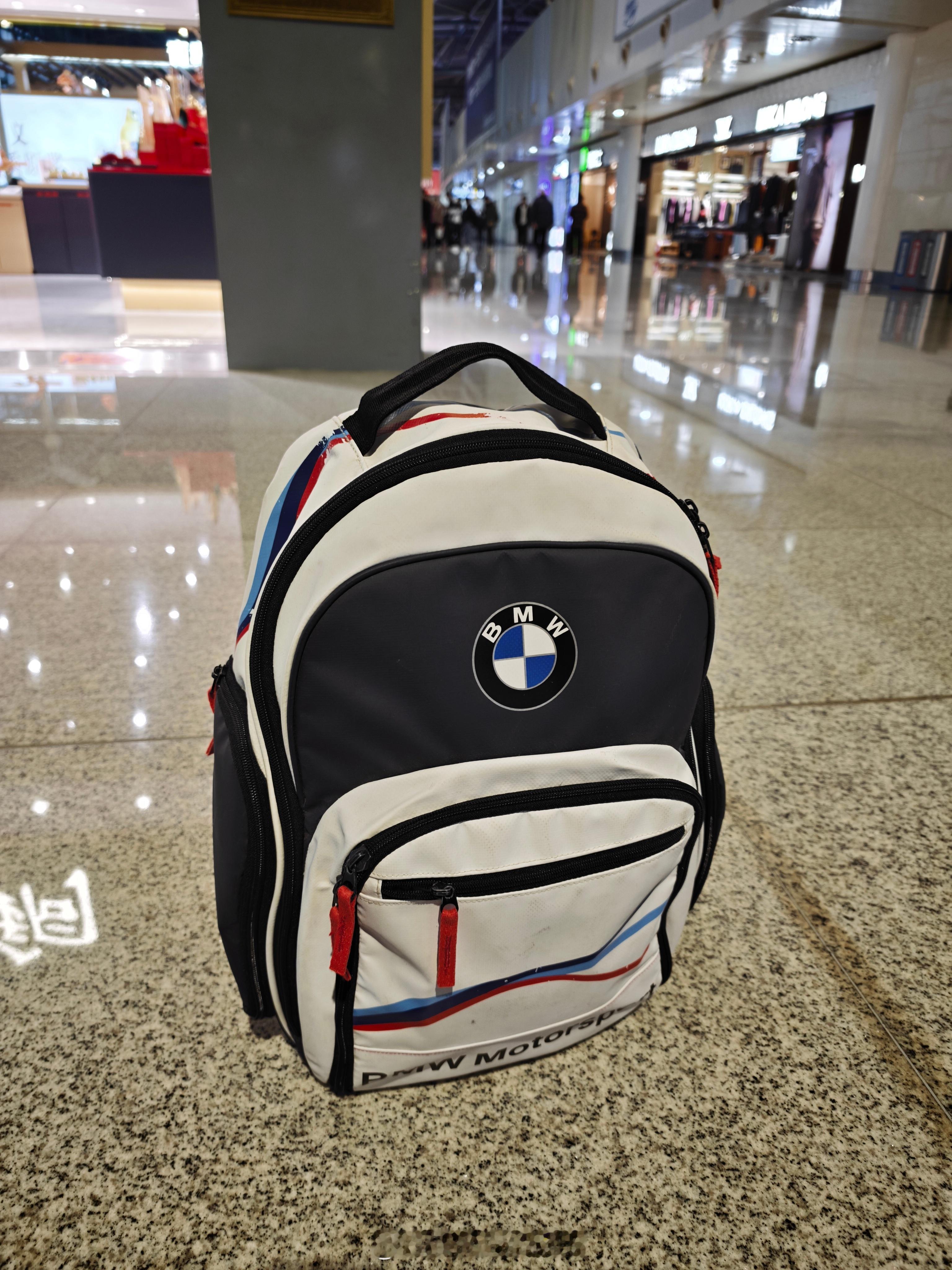 这包也是好久没现身了去成都，应景一下[笑cry]  ​​​