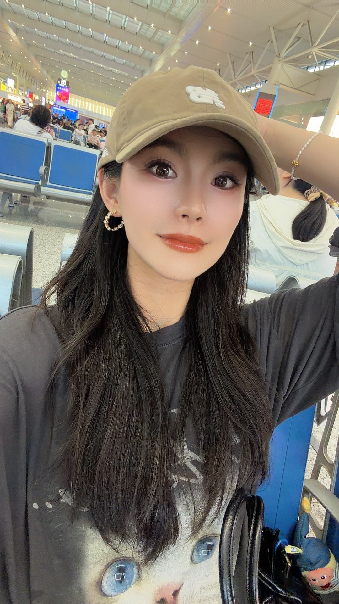 好好好，✈️北京从延误到改签再到取消航班。我现在不坐飞机了，我改高铁🚄还不行嘛