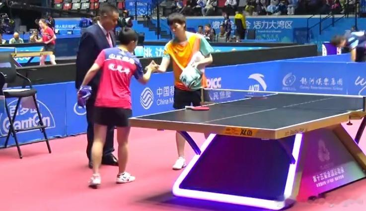 哈哈衣服颜色好亮 芒果➕薄荷绿 ​​​