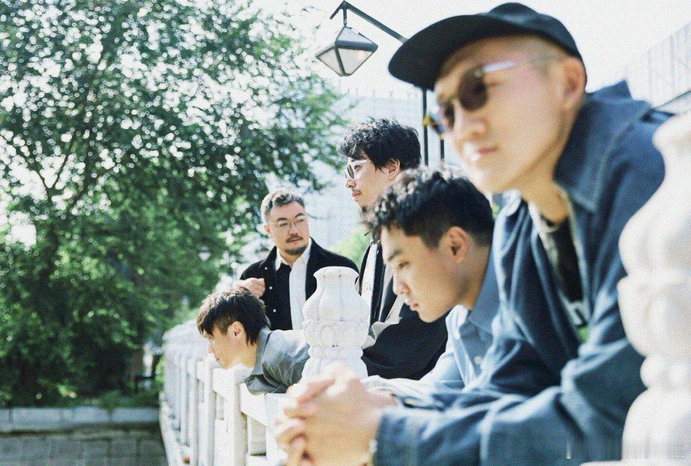 听火星电台的坦白很难不嗨 火星电台的坦白确实是真的让人忍不住的跟着一起舞动起来，