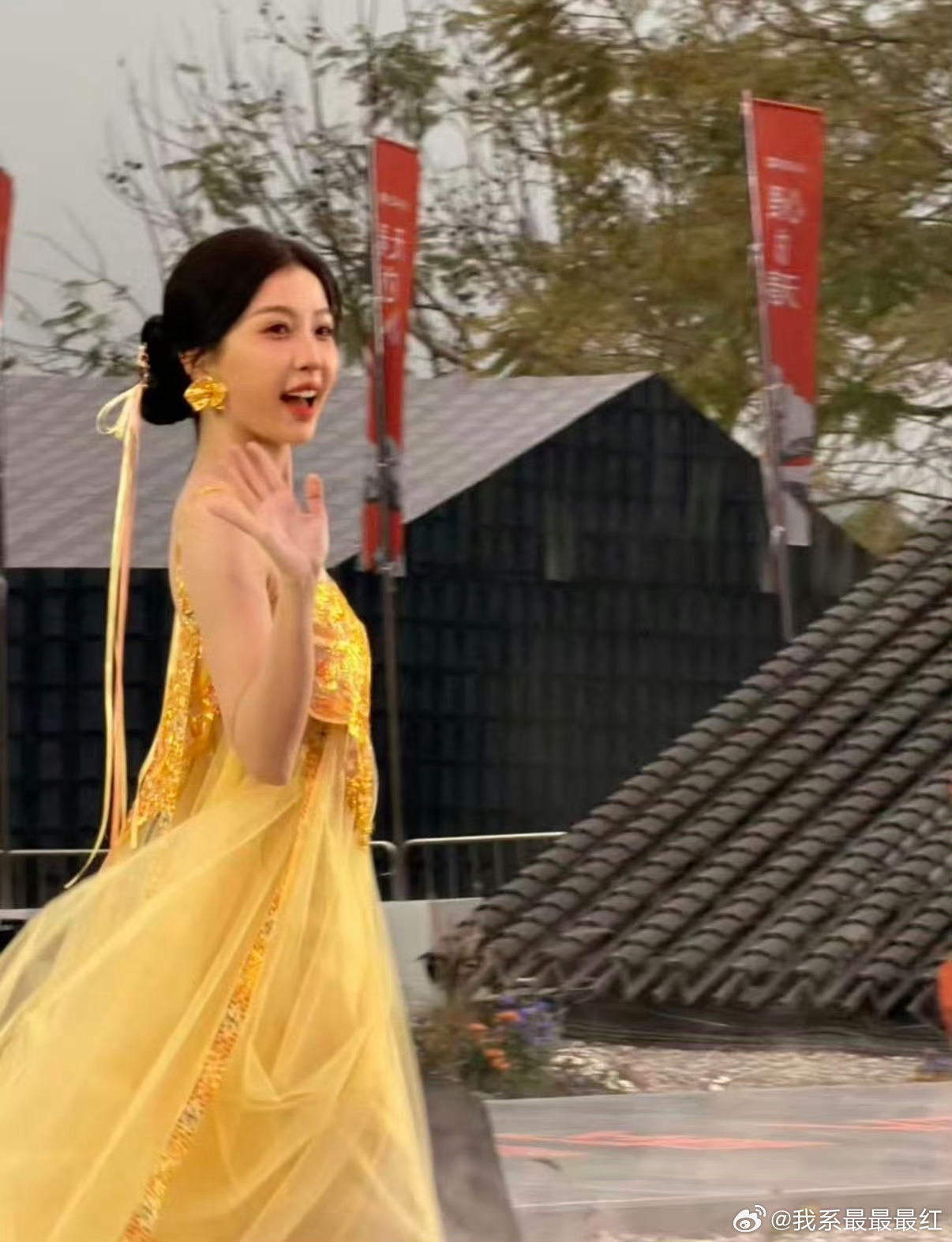 今天参加🍠活动的刘诗诗和虞书欣一位公主姐姐 一位元气满满的少女 