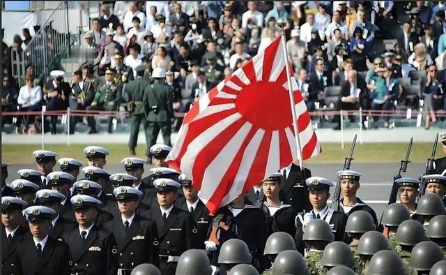 日本毫无征兆地向全世界抛出一枚“重磅炸弹”，彻底撕下了伪装几十年的和平面具。4月