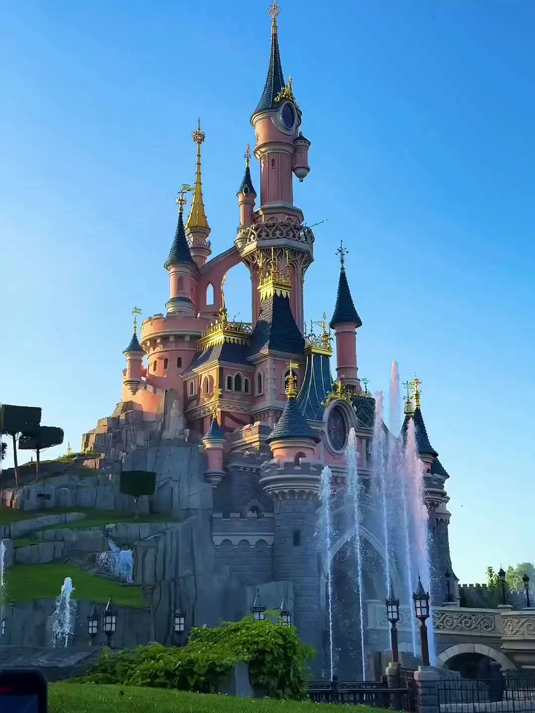 巴黎迪士尼 在伦敦Liverpool Street看见了迪士尼的周边...