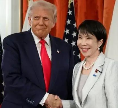 她爱接受不接受，我们只管制裁！不接受，她想咋的？中方稀土管制再补刀，高市早苗沉默