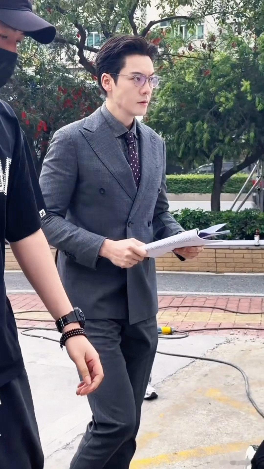 陈伟霆爱情慢慢路透，又帅又坏的感觉