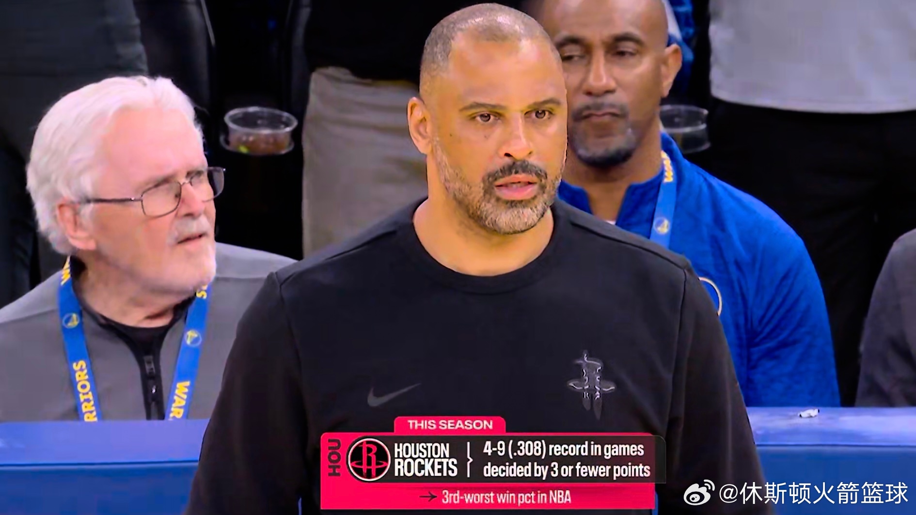 网友1：难以忘记这赛季你被追分时迷茫呆滞的眼神，苍白无力，面容呆滞👀网友2：在