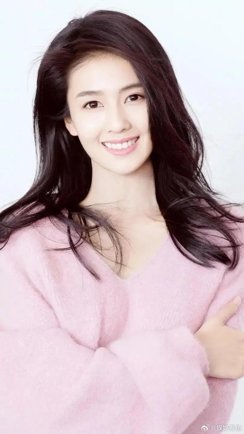 内娱热度很高的五位女明星你猜有谁赵丽颖（国民度天花板）中式温婉长相，古装/现实剧