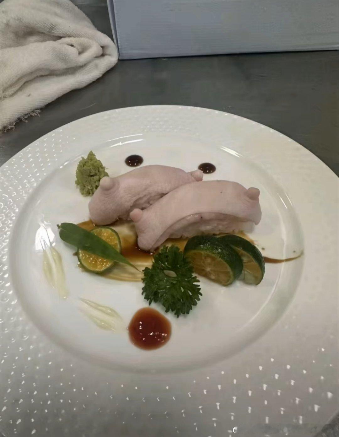 高端食材往往采用最朴素的烹饪方式… 