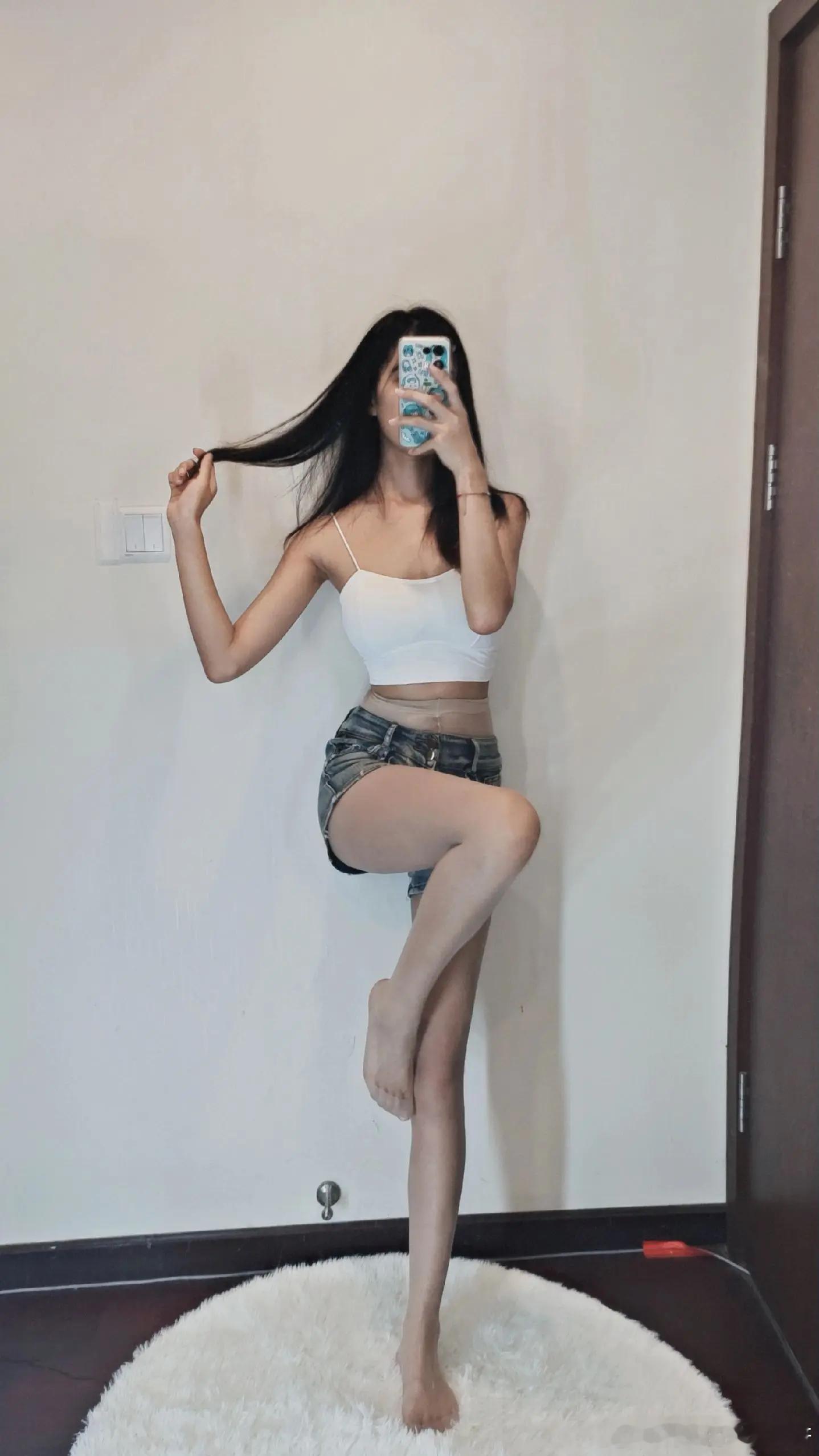 丝袜配热裤～ ​​​