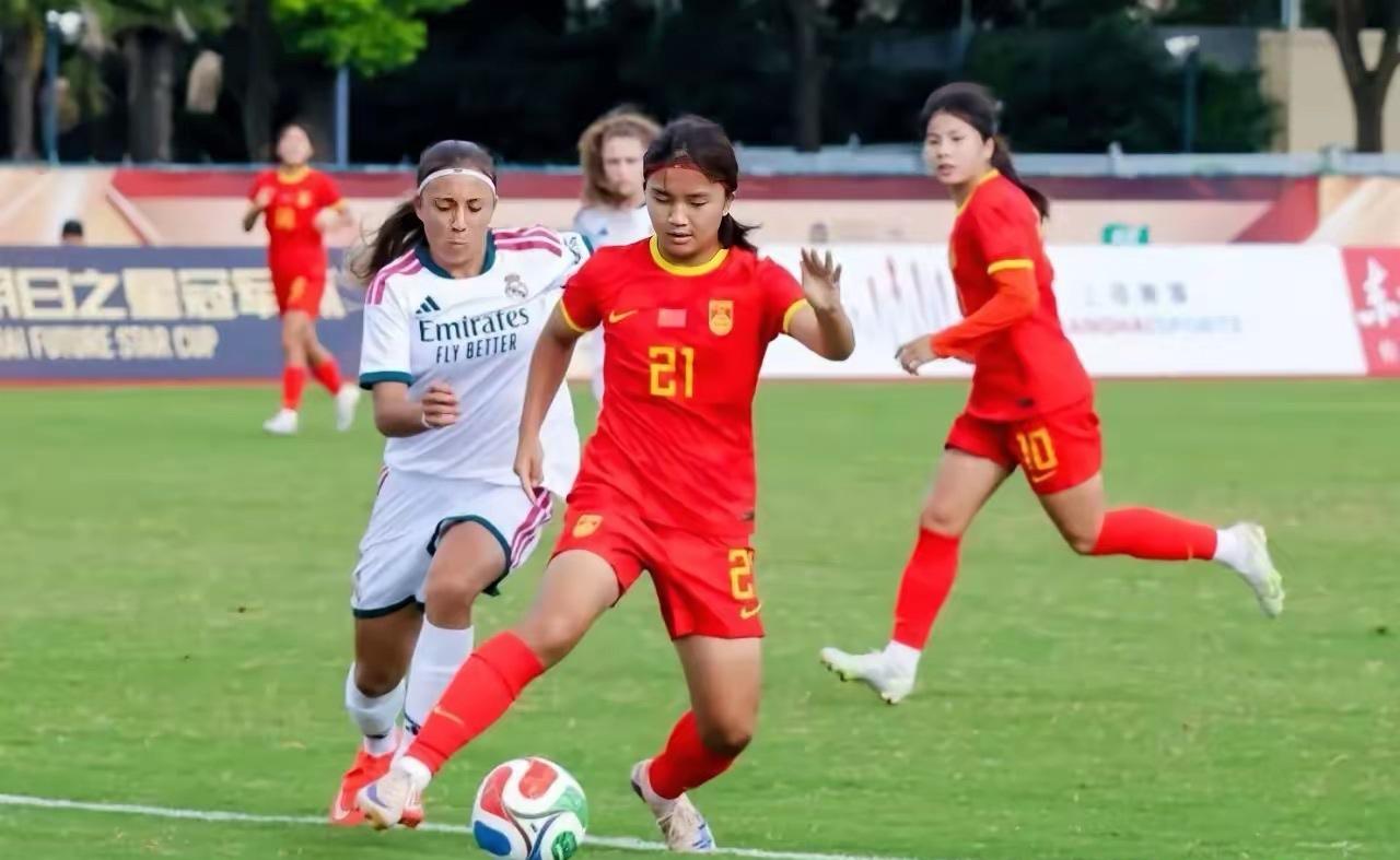U17女足世界杯小组赛踢得火热，日本队2-0拿下法国，两连胜锁定16强名额，加上