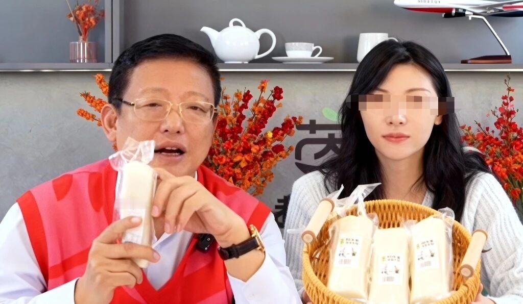 把盒马打造成全国超 400 家门店的新零售大佬，60 岁的零售老将侯毅卸任 CE