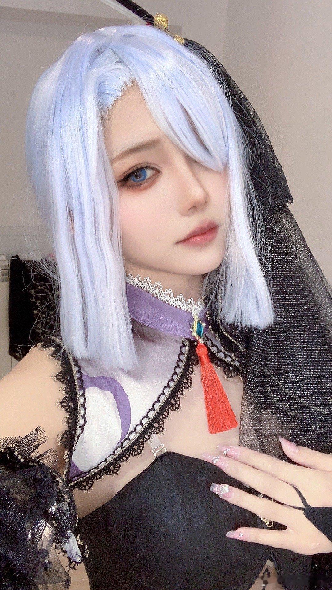 哦哦😑勾丝#cosplay##突破次元壁##蔷薇与铳枪##申鹤# ​​​