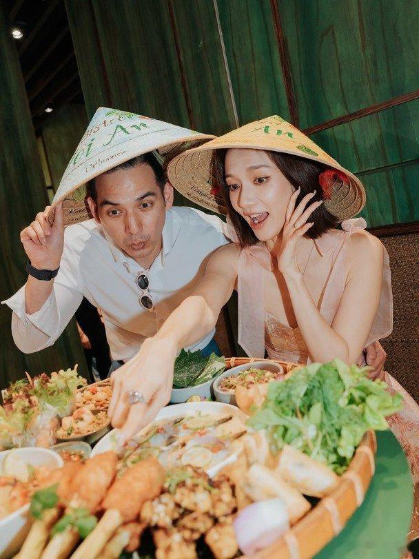 藝人王君馨（Grace）去年6月誕下一女Audrey，不經不覺1歲生日，剛好Gr