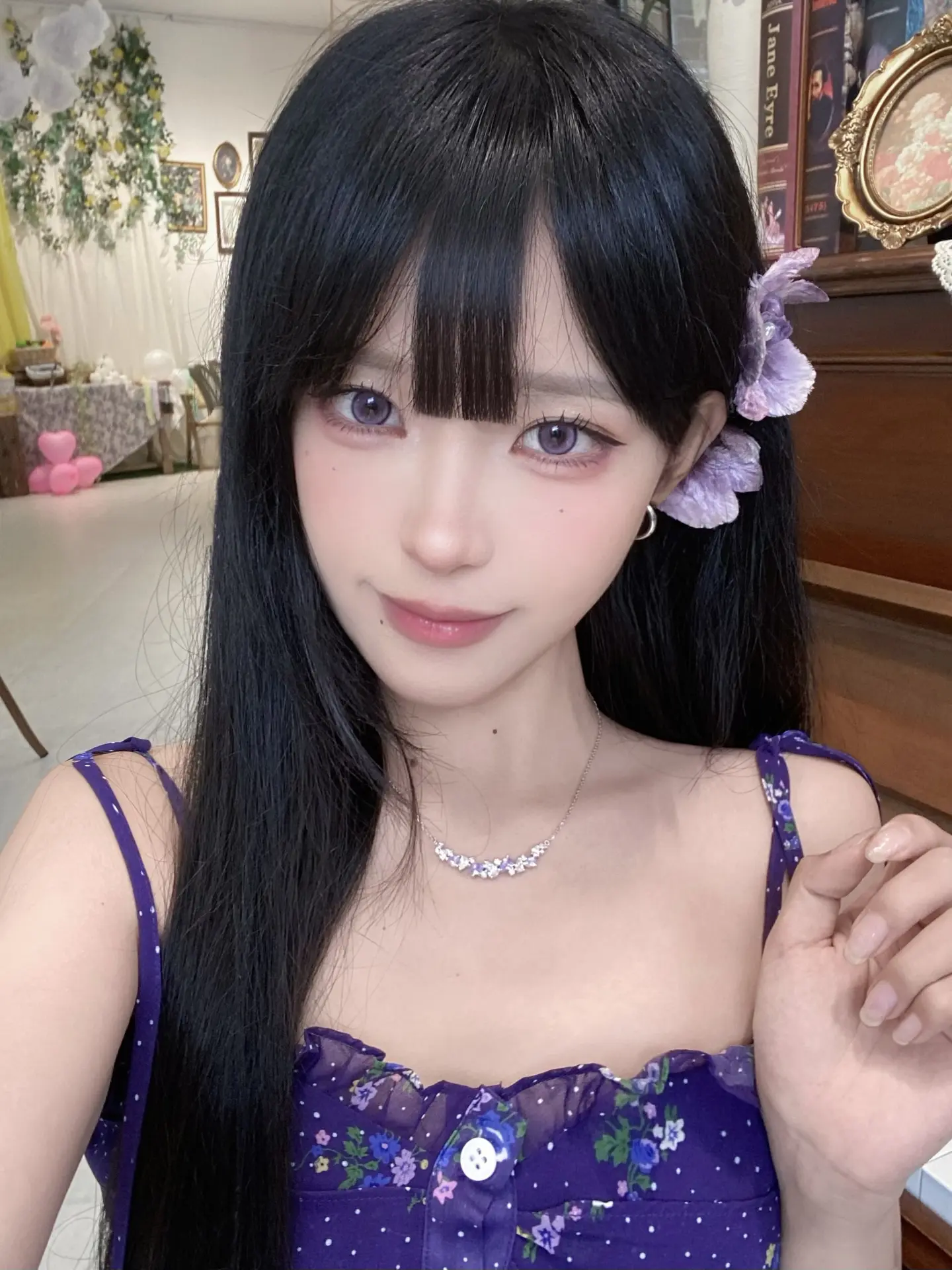 爱她温顺下藏匿的乖张 爱她吐露心声时睫毛的轻颤