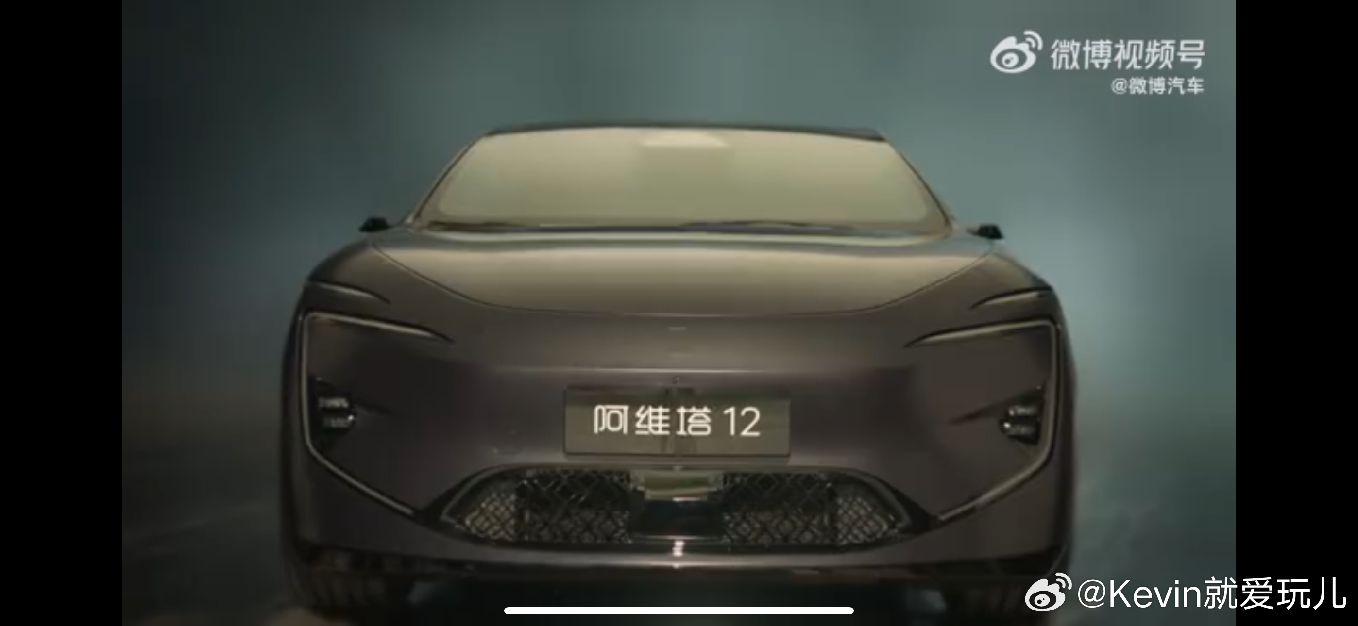 被西装暴徒硬控8分钟看了阿维塔12的一个微电影确实挺有趣的除了展现设计外还在重庆