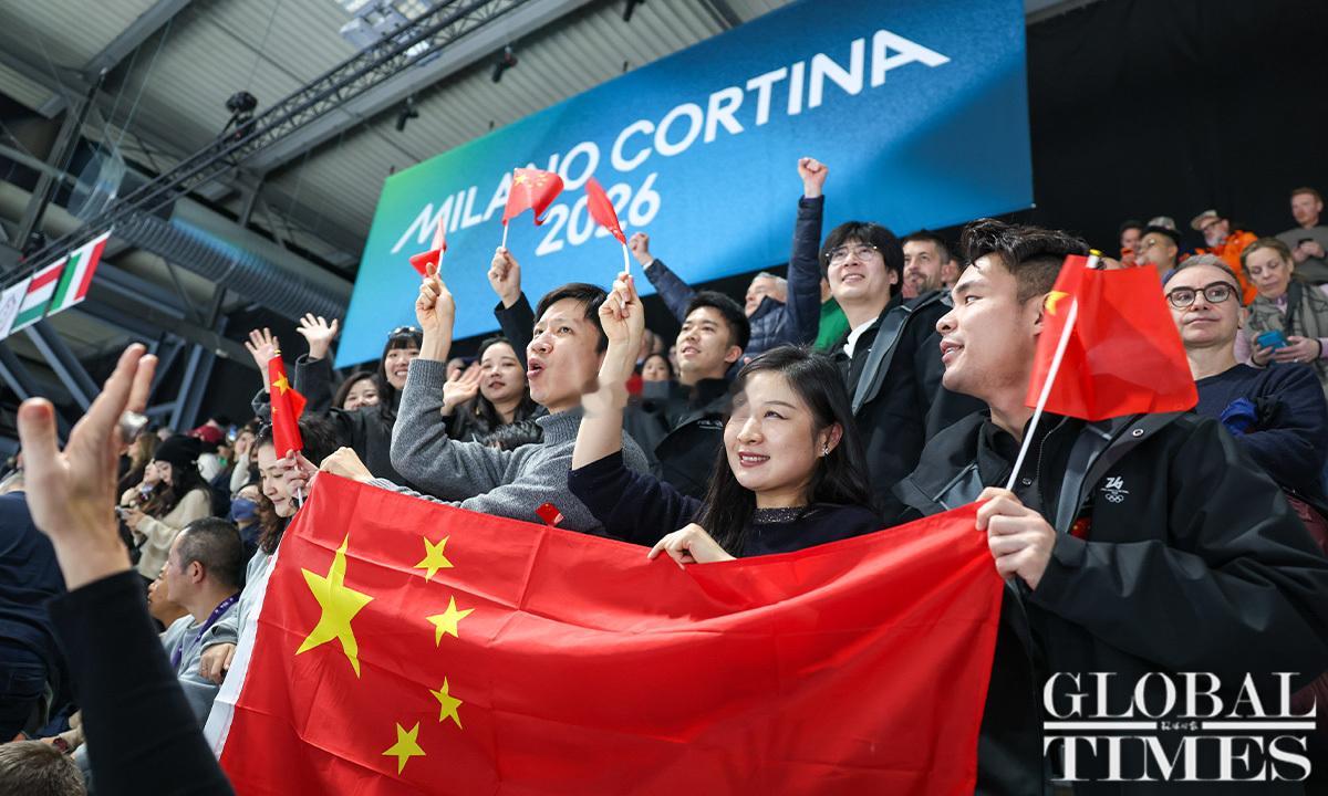 中国🇨🇳速滑选手杨滨瑜首次参加女子3000米比赛，最终以4分07秒62的成绩