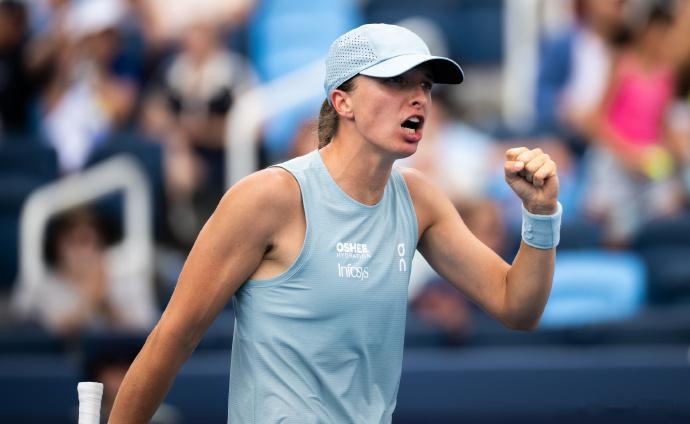 斯瓦泰克佩古拉科斯秋克携手晋级辛辛那提八强WTA1000辛辛那提站第四轮，卫冕冠