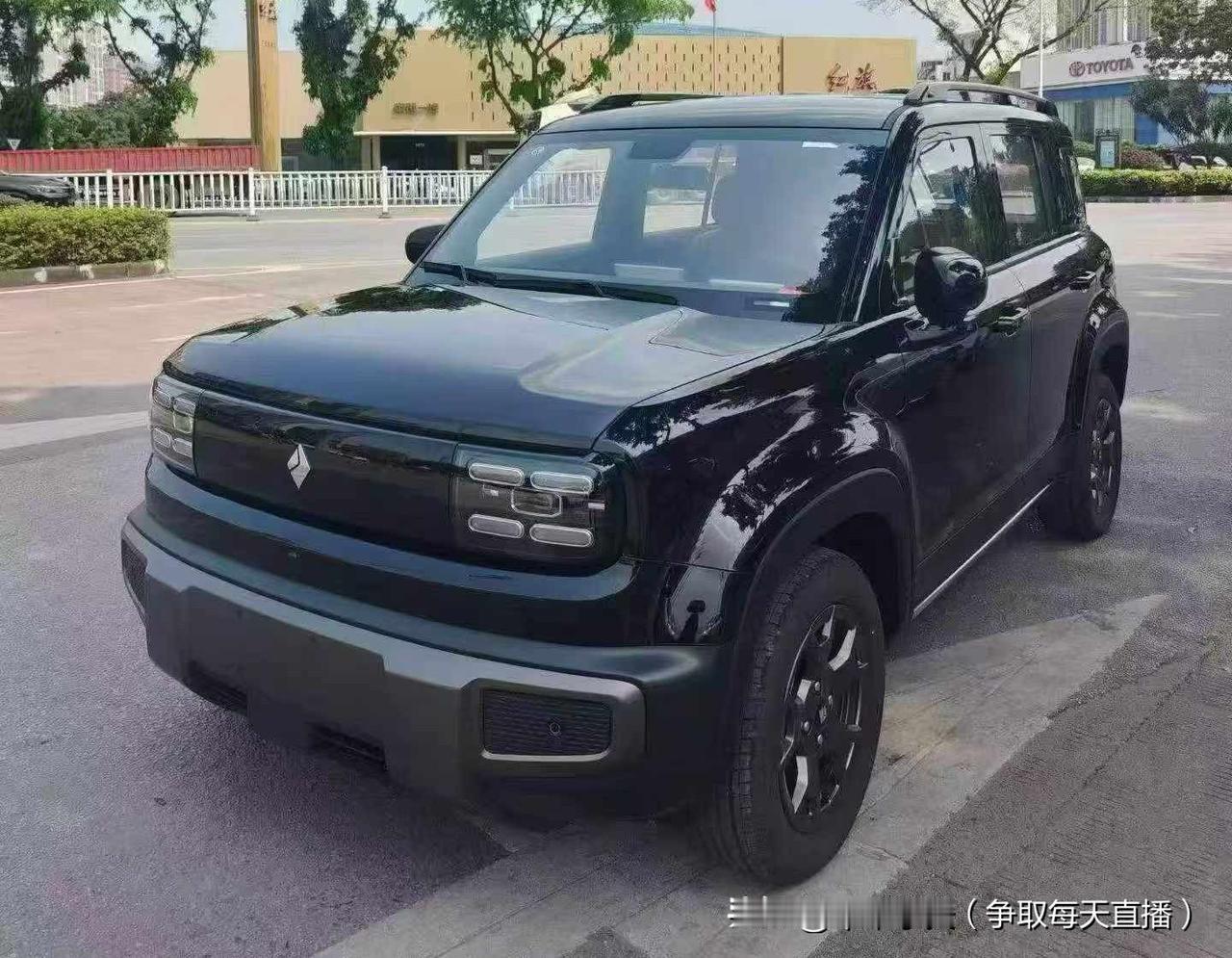 现在并不是所有的纯电和混动车型，都是符合减免购置税的。纯电里的一些方盒子，就不符