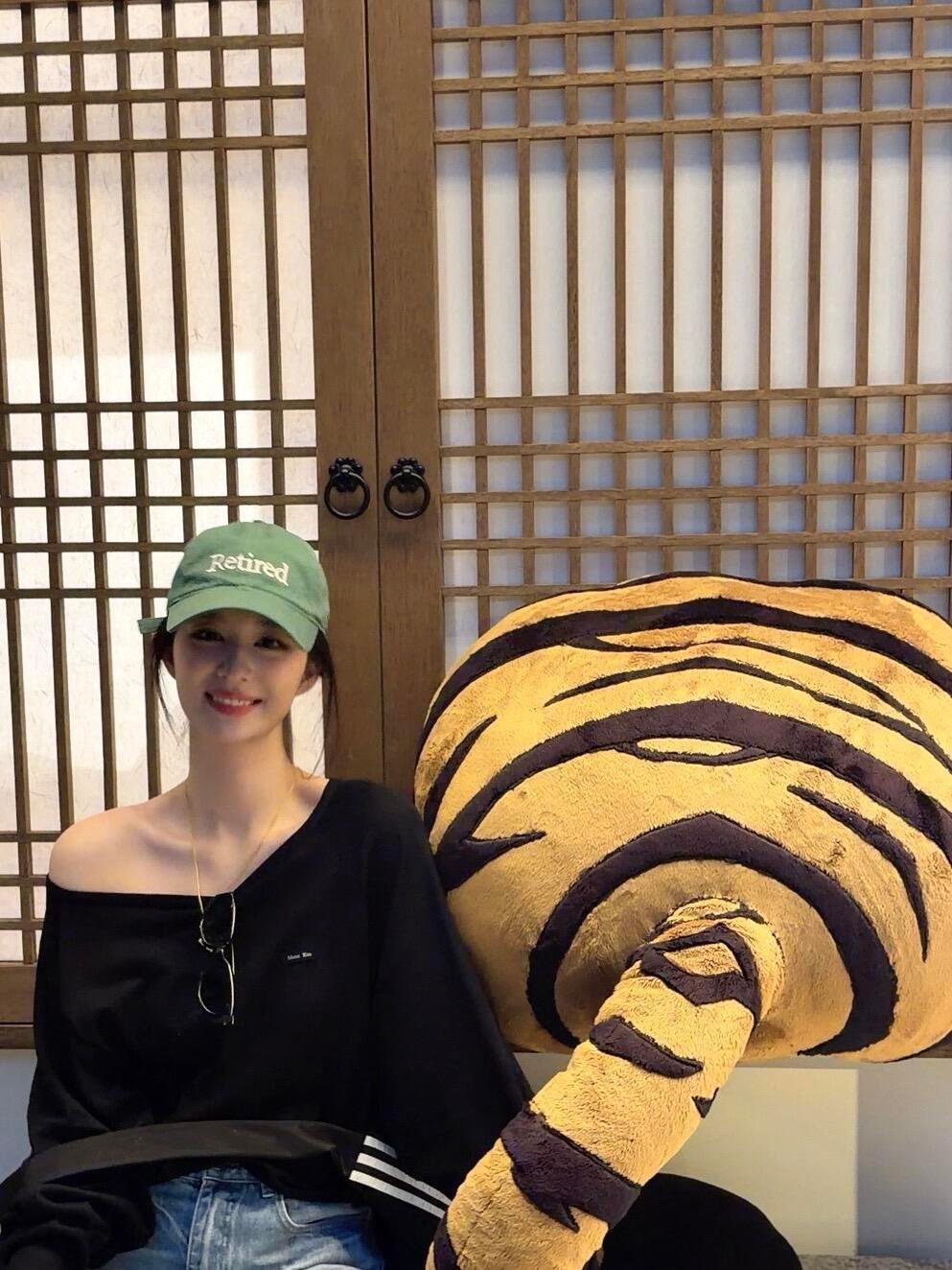 王楚然[超话] wcr王楚然浮生wcr 王楚然娑椤“夏日蝉鸣聒噪时，有你递来的冰