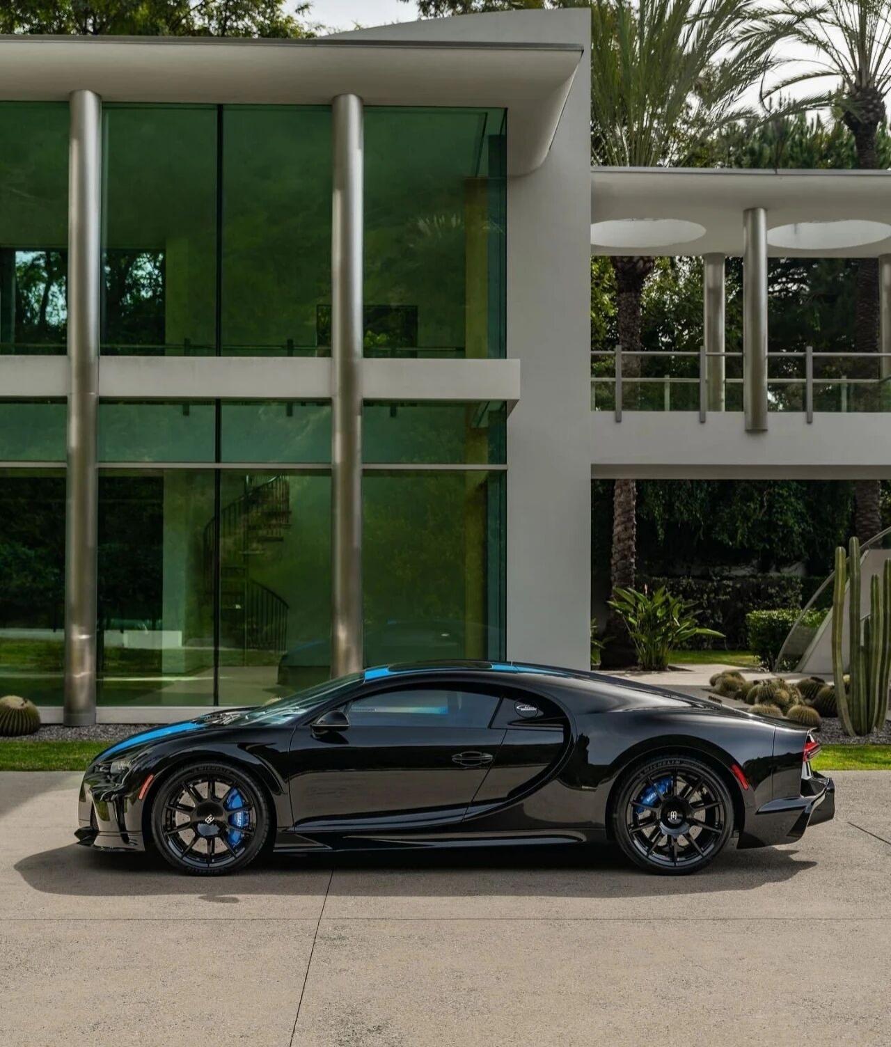 全球限量30台，8.0L W16四涡轮引擎爆1600马力，极速电子限440 km