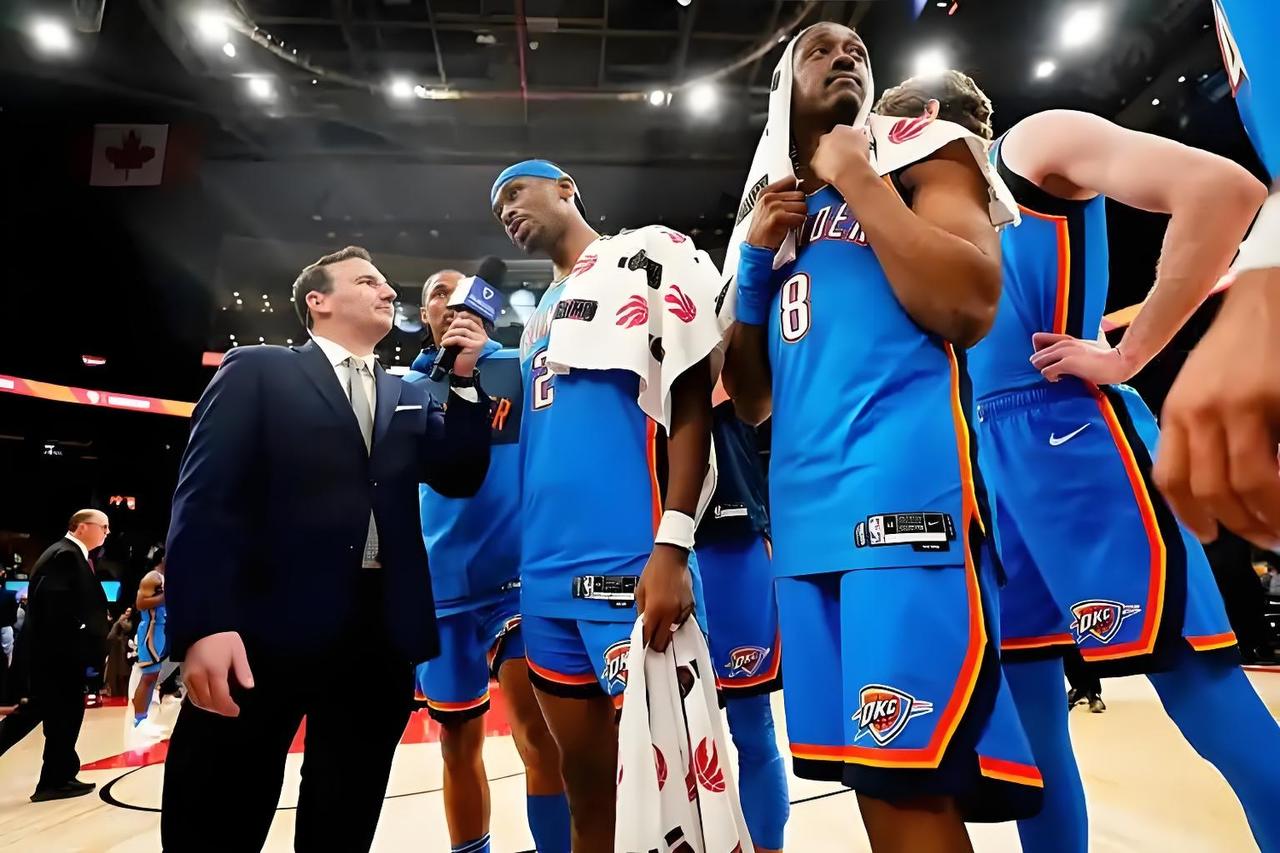 鸭梨面对这种延误限制投篮热区的防守，要不杰伦切特能吃防守强度，要不角色球员能打进