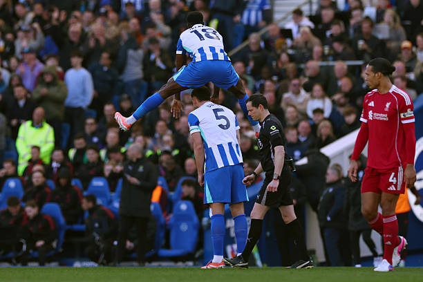 范戴克对每次输球后都要公开发表同样的鼓劲话语感到厌烦，并承认以目前的状态，想要冲
