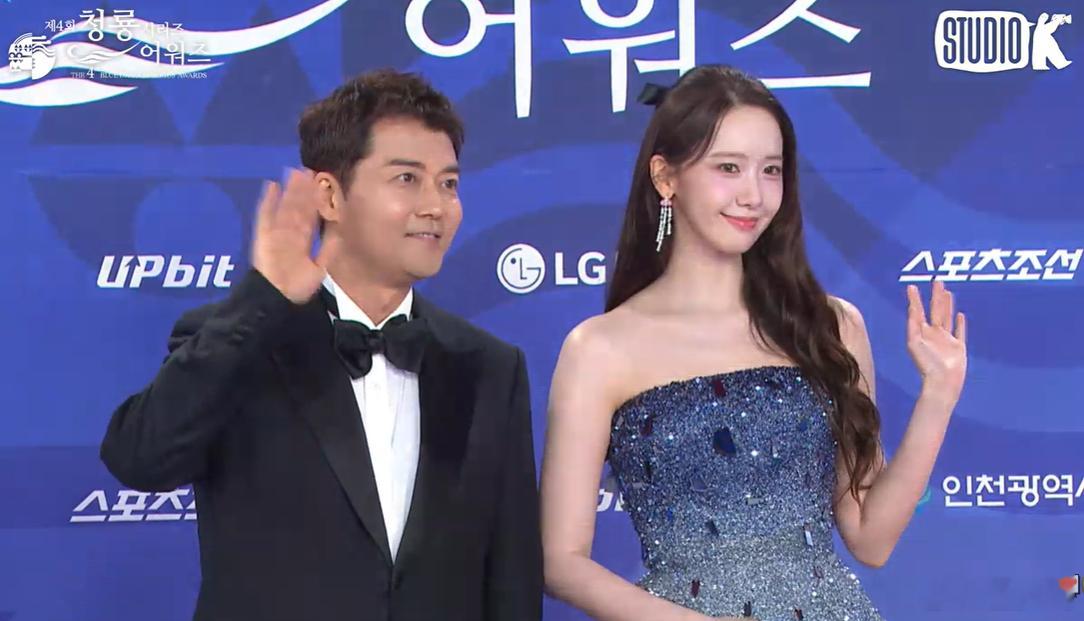 林允儿星空裙好美林允儿十年如一日美貌 ​​​允儿今天这身裙子太美啦！！ ​​​